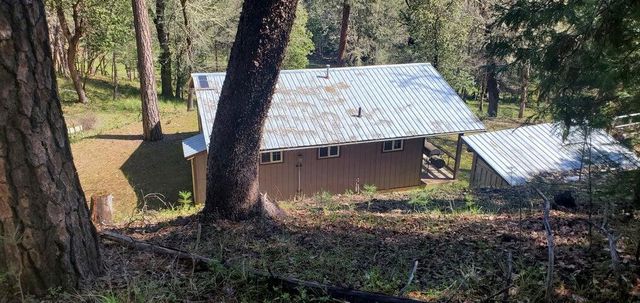 11238 E Evans Creek Road, Rogue River, OR 97537