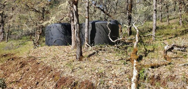 11238 E Evans Creek Road, Rogue River, OR 97537