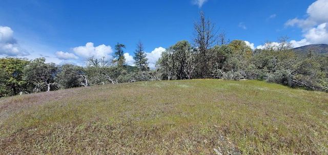 11238 E Evans Creek Road, Rogue River, OR 97537