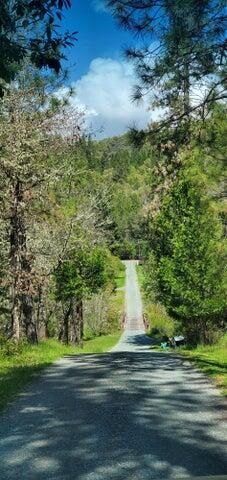 11238 E Evans Creek Road, Rogue River, OR 97537