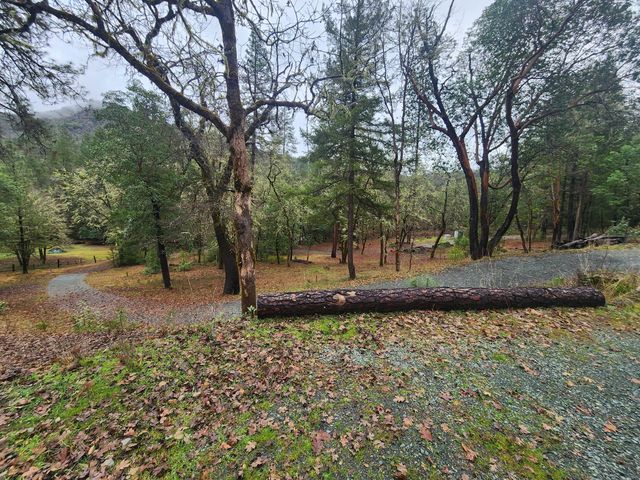 11238 E Evans Creek Road, Rogue River, OR 97537