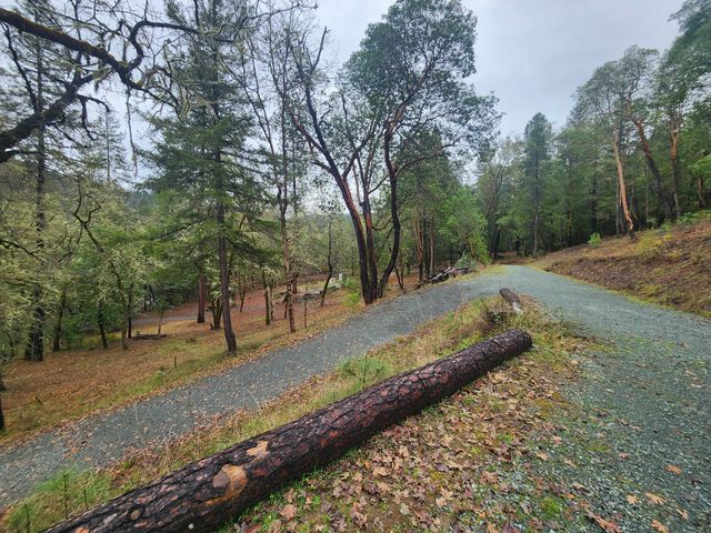 11238 E Evans Creek Road, Rogue River, OR 97537