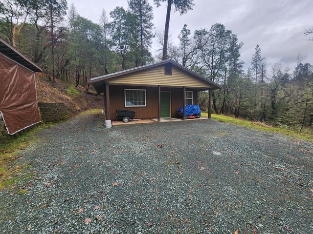 11238 E Evans Creek Road, Rogue River, OR 97537