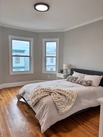 299 Maverick St 3, Boston, MA 02128