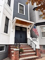 299 Maverick St 3, Boston, MA 02128