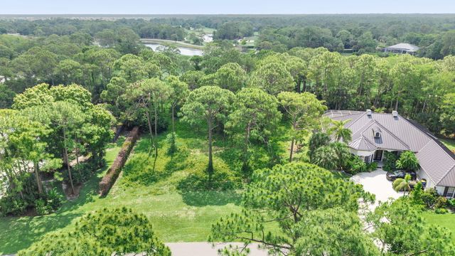 19051 SE Old Trail Drive W, Jupiter, FL 33478