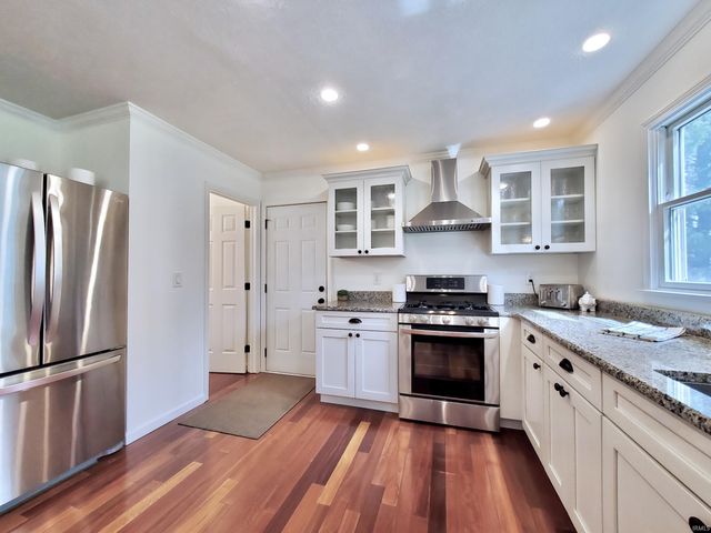 51020 Ashley Drive, Granger, IN 46530