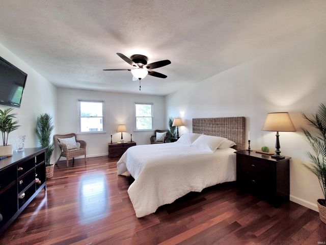51020 Ashley Drive, Granger, IN 46530