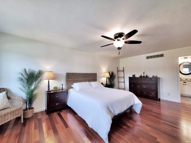51020 Ashley Drive, Granger, IN 46530
