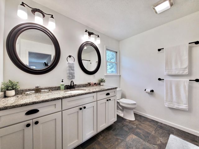 51020 Ashley Drive, Granger, IN 46530