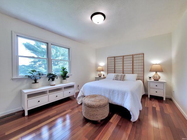 51020 Ashley Drive, Granger, IN 46530