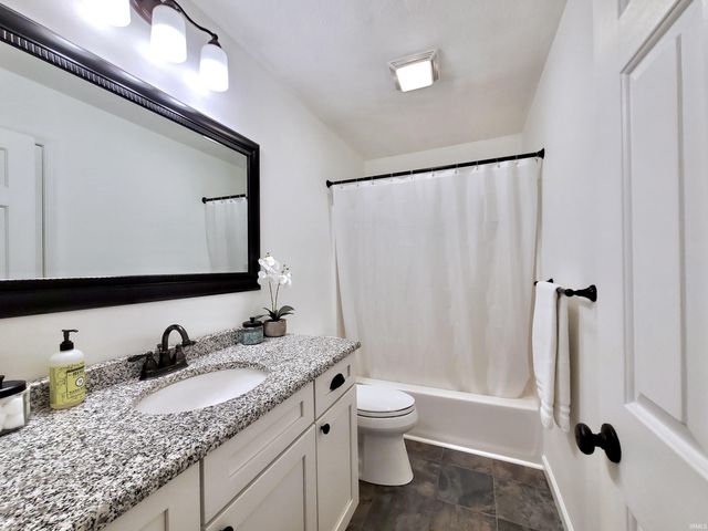 51020 Ashley Drive, Granger, IN 46530