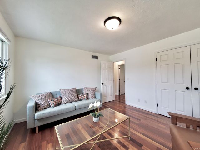 51020 Ashley Drive, Granger, IN 46530