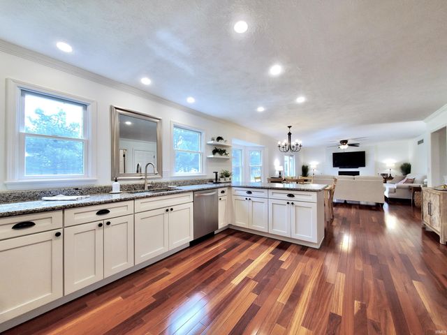 51020 Ashley Drive, Granger, IN 46530