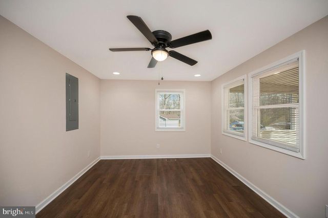 5200 HAMS FORD RD, Woodford, VA 22580