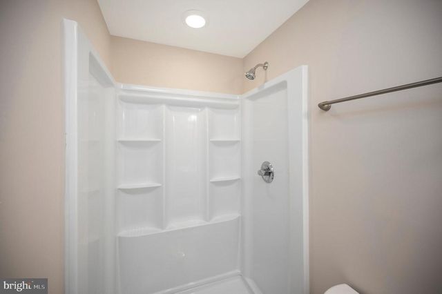 5200 HAMS FORD RD, Woodford, VA 22580