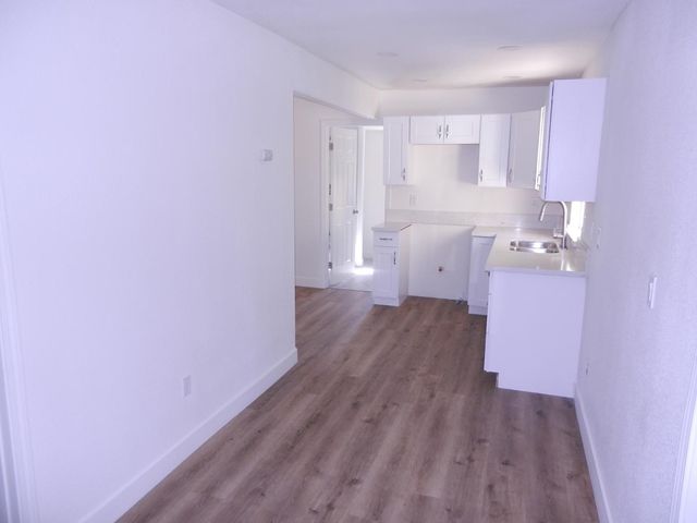2413 S Sierra Vista Avenue, Fresno, CA 93725