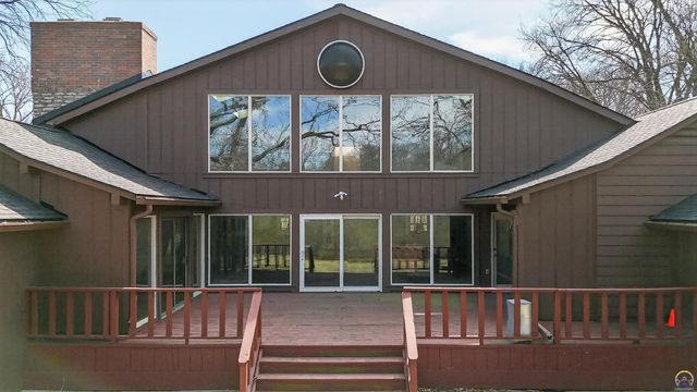 200 SW Yorkshire RD, Topeka, KS 66606