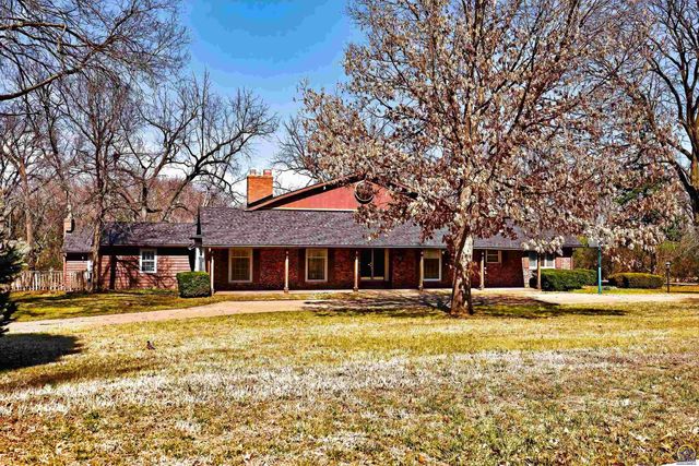 200 SW Yorkshire RD, Topeka, KS 66606
