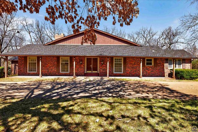 200 SW Yorkshire RD, Topeka, KS 66606