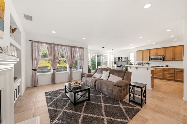 2273 Swift Fox Court, Simi Valley, CA 93065