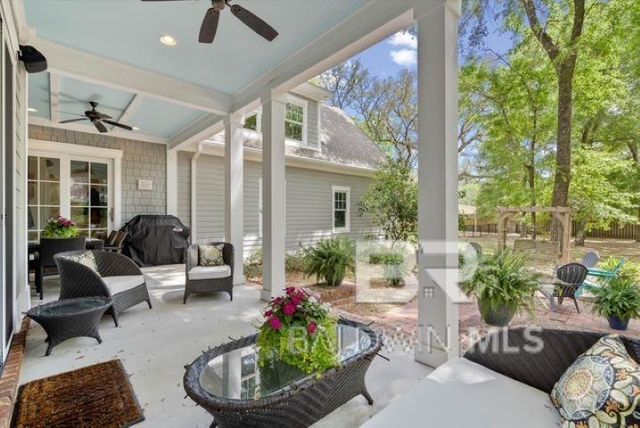 6100 Oakwood Lane, Fairhope, AL 36532