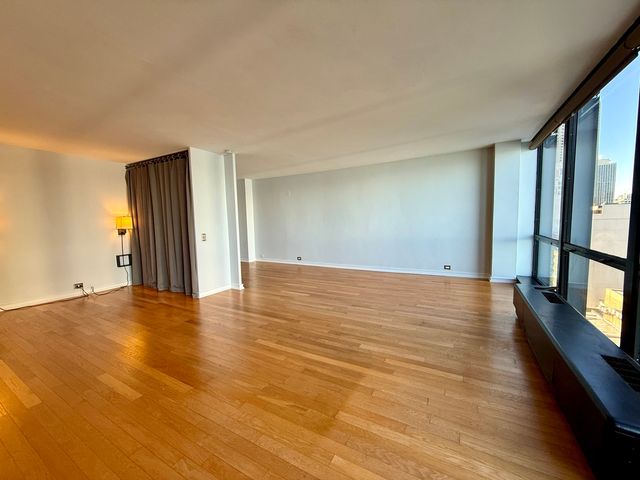 900 N Lake Shore Drive 2405, Chicago, IL 60611