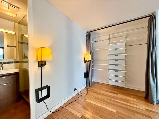 900 N Lake Shore Drive 2405, Chicago, IL 60611