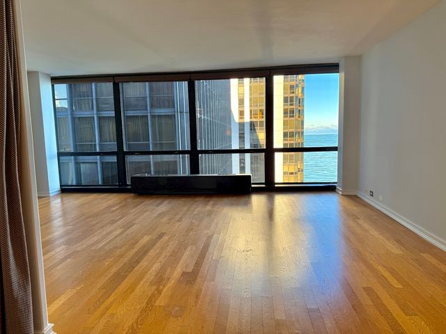 900 N Lake Shore Drive 2405, Chicago, IL 60611