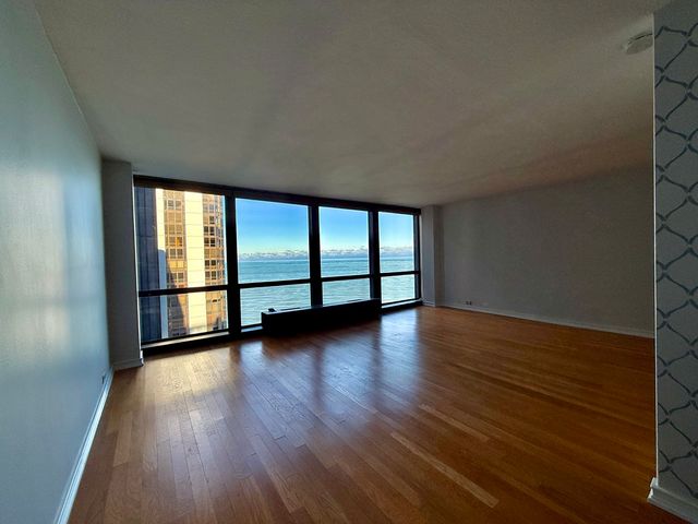 900 N Lake Shore Drive 2405, Chicago, IL 60611