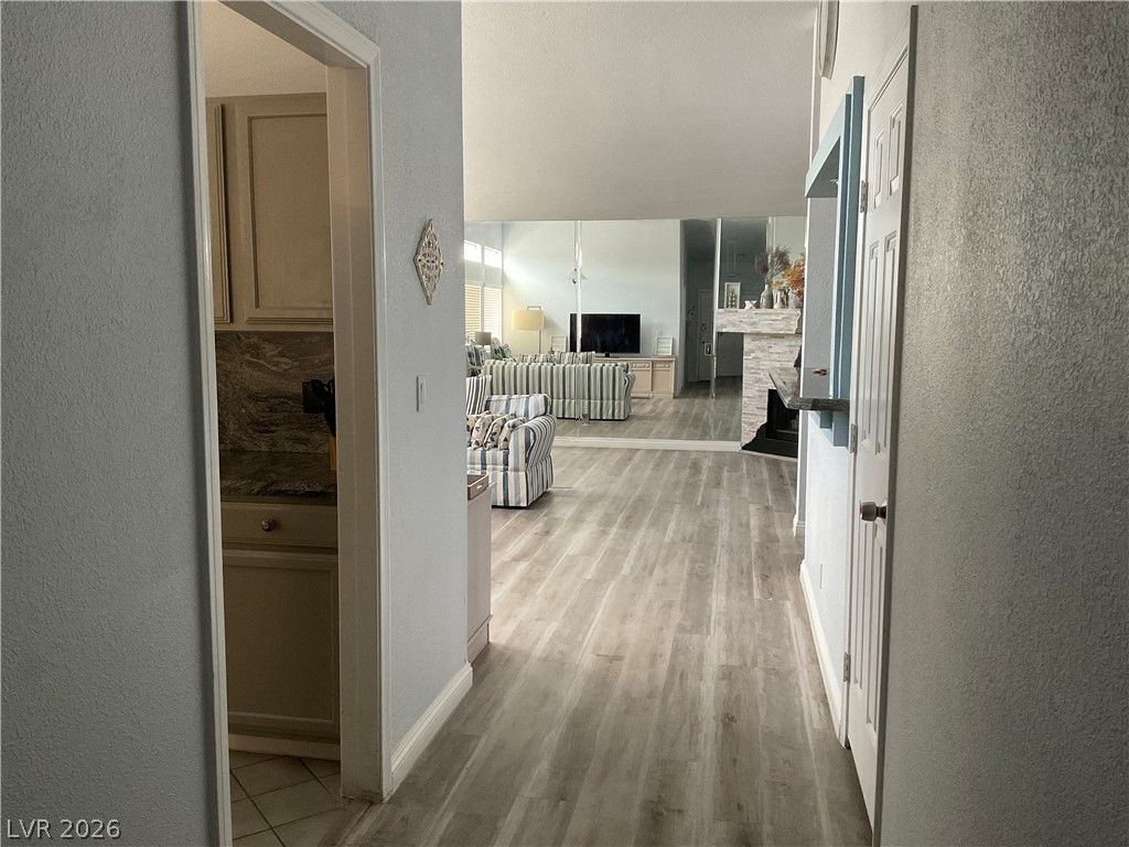 417 Cherry Meadows Court, Las Vegas, NV 89145 — photo 5