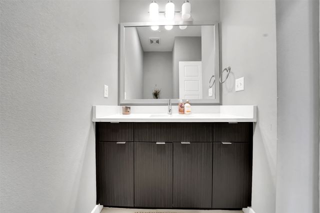 1565 Fiji Street, Dallas, TX 75203