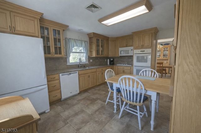 831 Uniontown Rd, Lopatcong Twp., NJ 08865