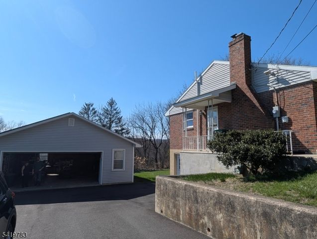 831 Uniontown Rd, Lopatcong Twp., NJ 08865