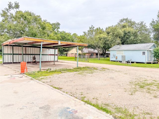 17115 County Road 831, Pearland, TX 77584