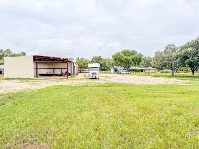 17115 County Road 831, Pearland, TX 77584