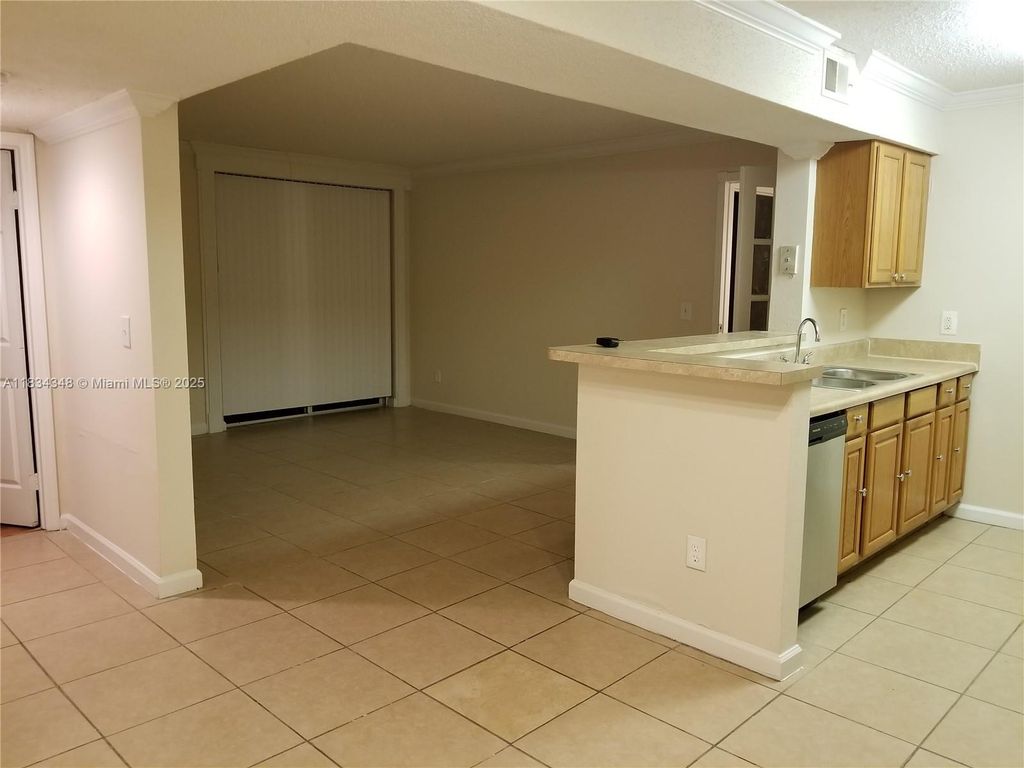 3995 W Mcnab Rd B105, Pompano Beach, FL 33069