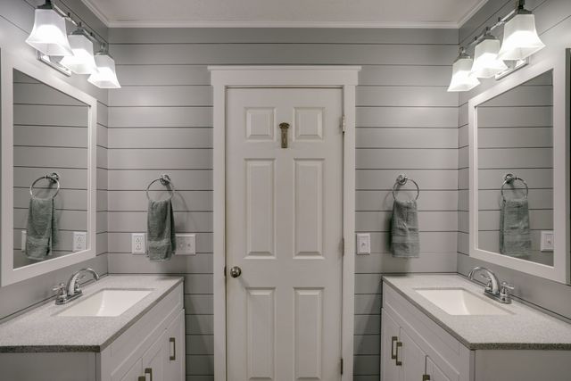 145 S Palmers Chapel Rd, White House, TN 37188