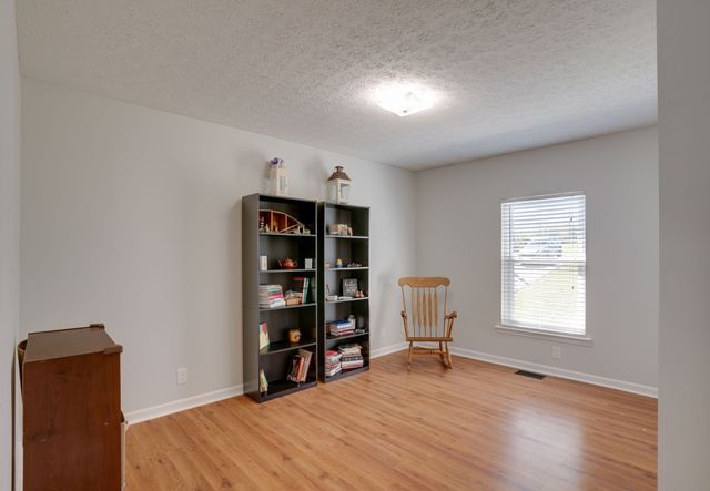 145 S Palmers Chapel Rd, White House, TN 37188