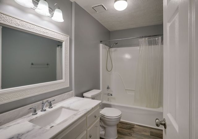 145 S Palmers Chapel Rd, White House, TN 37188