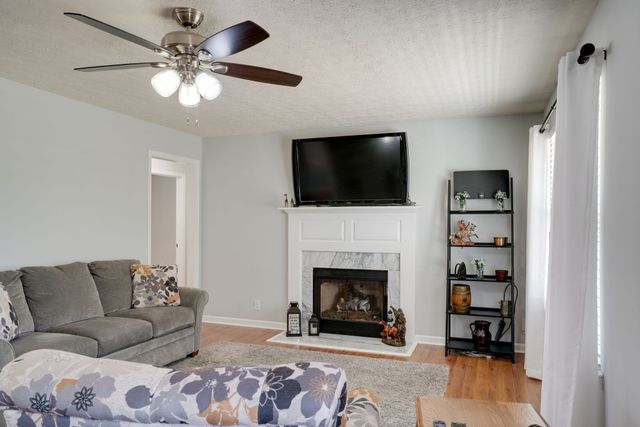 145 S Palmers Chapel Rd, White House, TN 37188