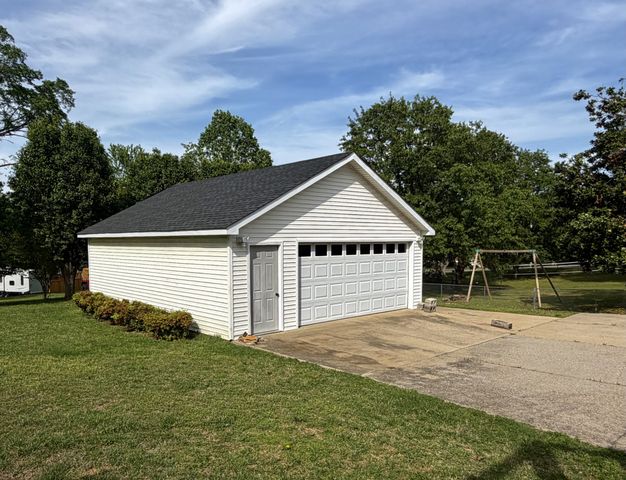 145 S Palmers Chapel Rd, White House, TN 37188