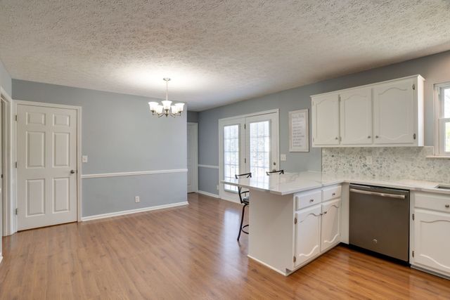 145 S Palmers Chapel Rd, White House, TN 37188