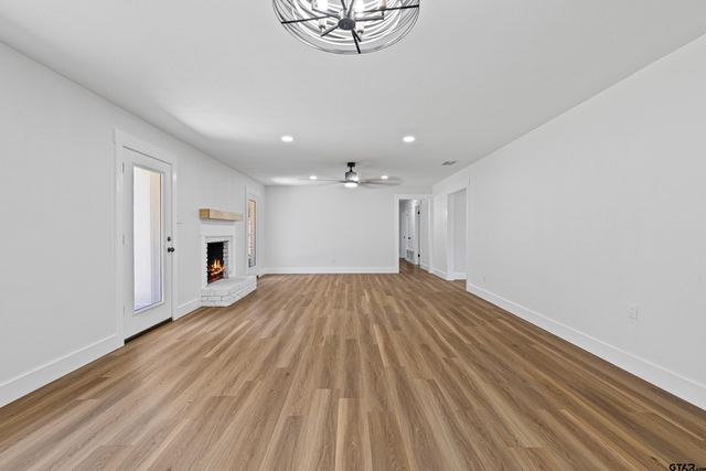 1907 Beth Dr., Longview, TX 75605