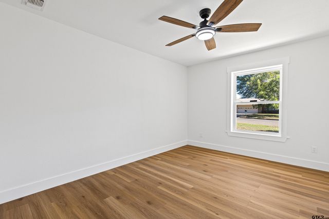 1907 Beth Dr., Longview, TX 75605