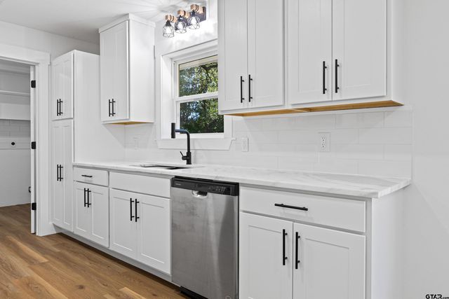 1907 Beth Dr., Longview, TX 75605