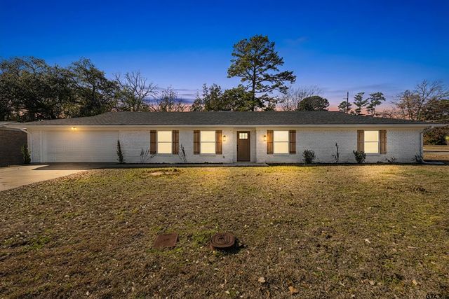 1907 Beth Dr., Longview, TX 75605