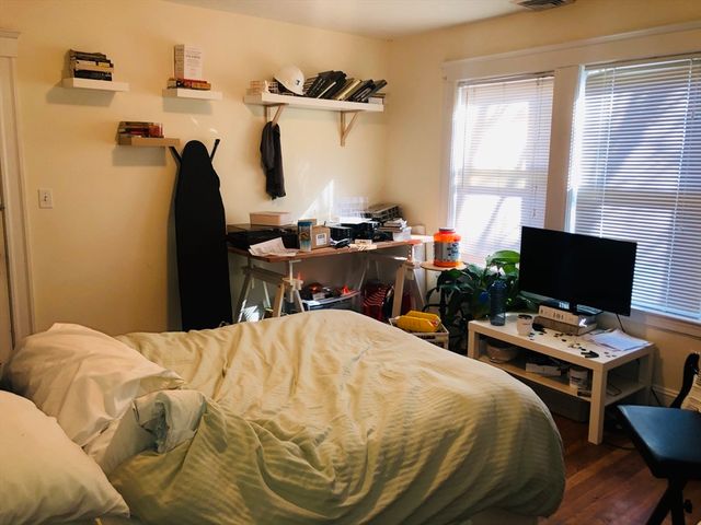 18 Stockwell St 18, Boston, MA 02120