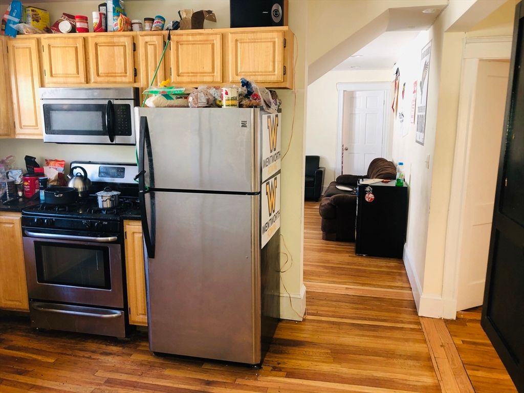 18 Stockwell St 18, Boston, MA 02120