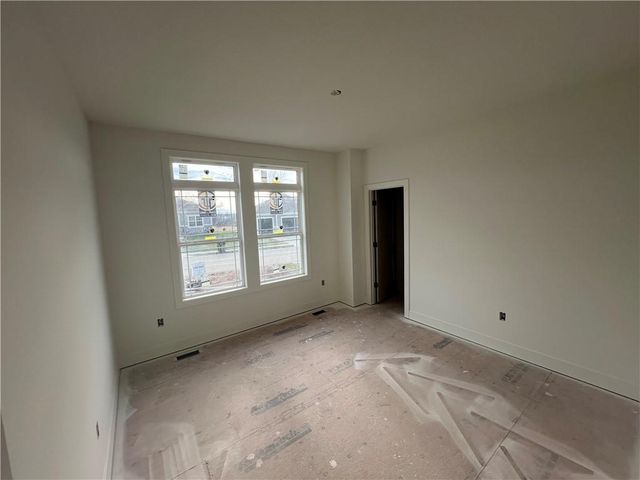 11808 E 231st Street, Peculiar, MO 64078